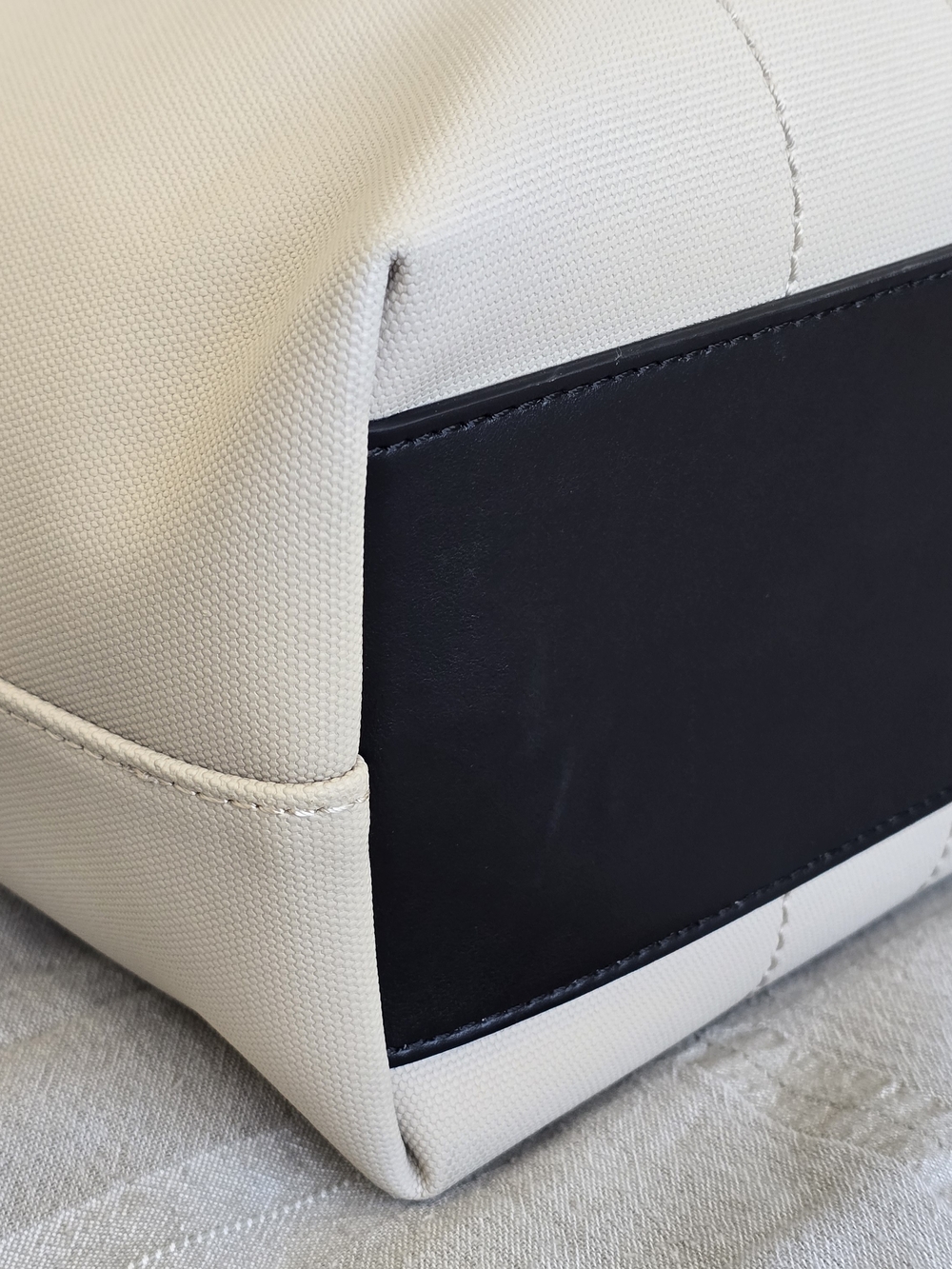 Givenchy Essentials Tote - Picture 7 of 12